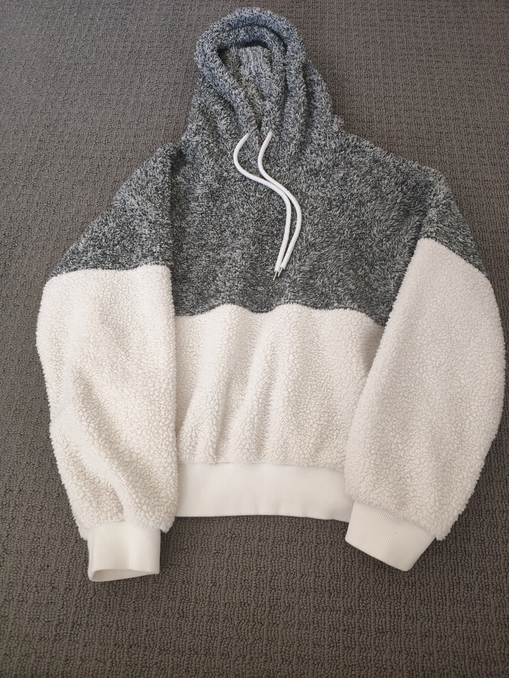 Cozy Two-Tone Hooded Sherpa Pullover Sweater - Gray and Cream